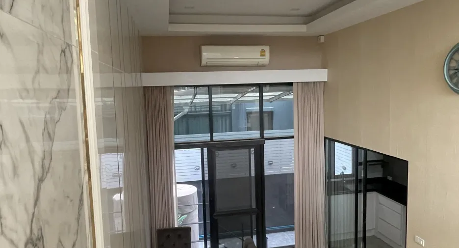 For sale and for rent 3 bedrooms townhouse in Yan Nawa, Bangkok