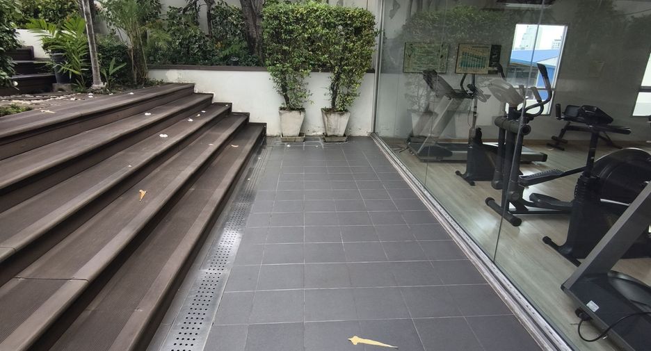 For sale and for rent 1 bed condo in Watthana, Bangkok