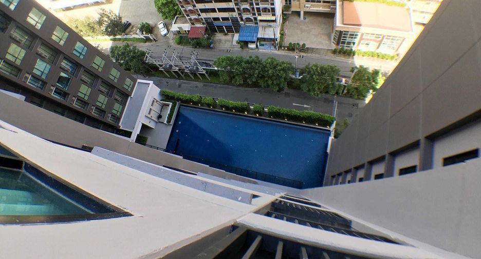For sale 1 bed condo in Bang Kapi, Bangkok
