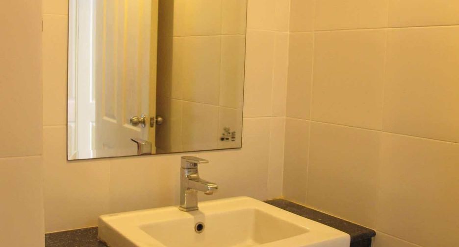 À louer 1 chambre condo à Huai Khwang, Bangkok