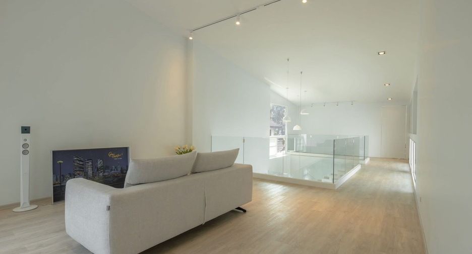 For sale 4 bedrooms villa in Mueang Chiang Mai, Chiang Mai