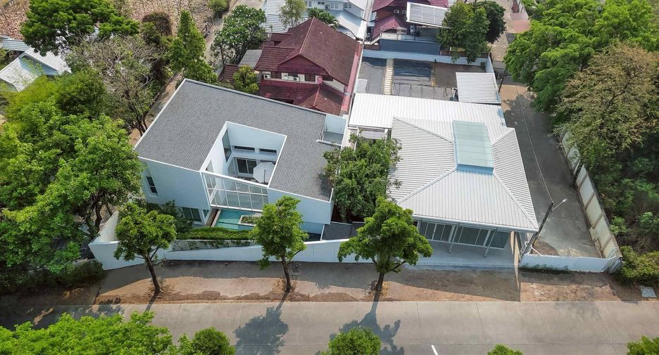 For sale 4 bedrooms villa in Mueang Chiang Mai, Chiang Mai