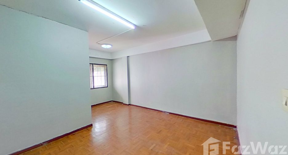 For sale 4 bedrooms townhouse in Mueang Chiang Mai, Chiang Mai
