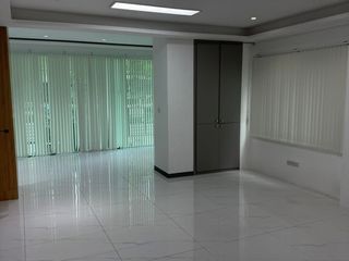 For sale and for rent 4 bedrooms townhouse in Wang Thonglang, Bangkok