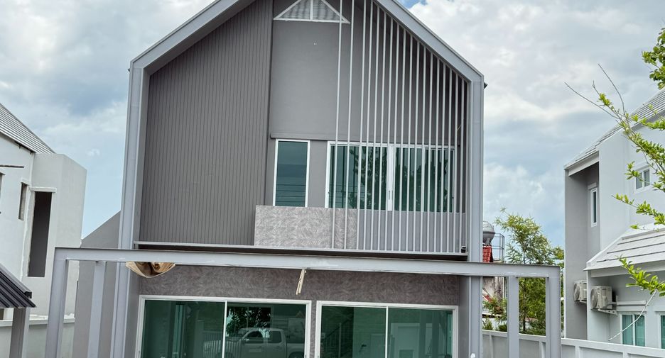 For sale 3 bedrooms house in Saraphi, Chiang Mai