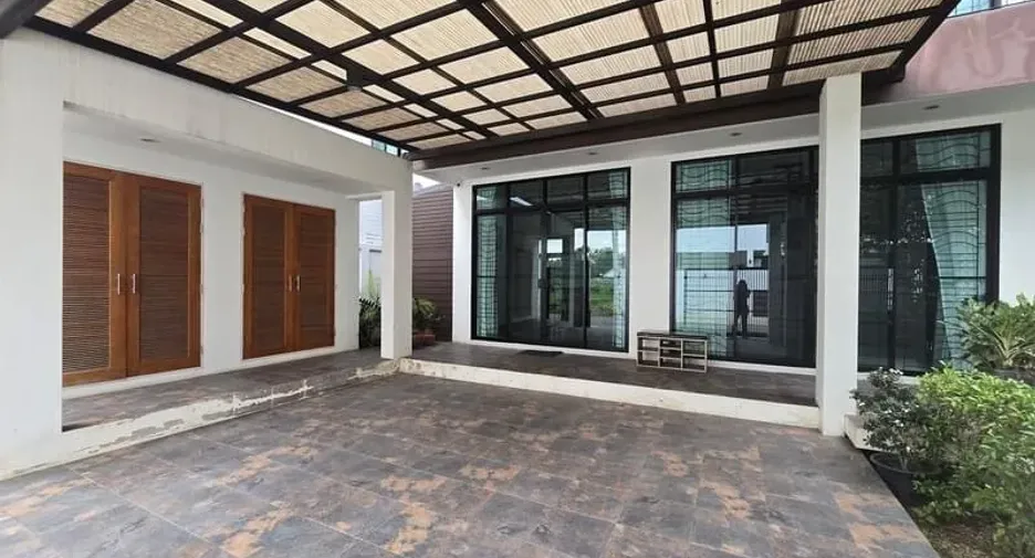 For sale and for rent 4 bedrooms house in Mueang Chiang Mai, Chiang Mai