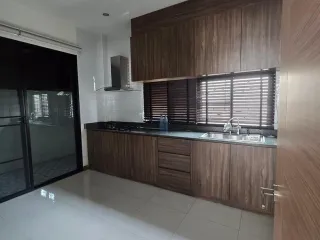 For sale and for rent 4 bedrooms house in Mueang Chiang Mai, Chiang Mai