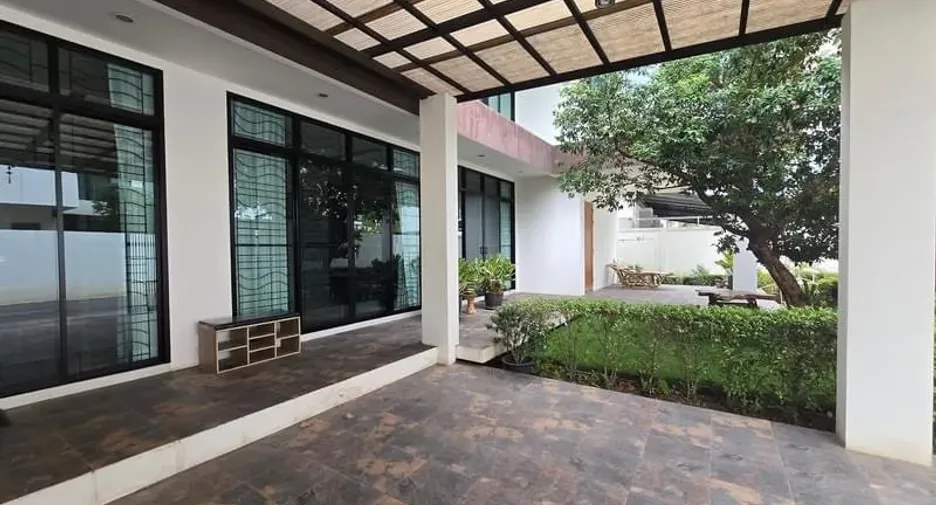 For sale and for rent 4 bedrooms house in Mueang Chiang Mai, Chiang Mai