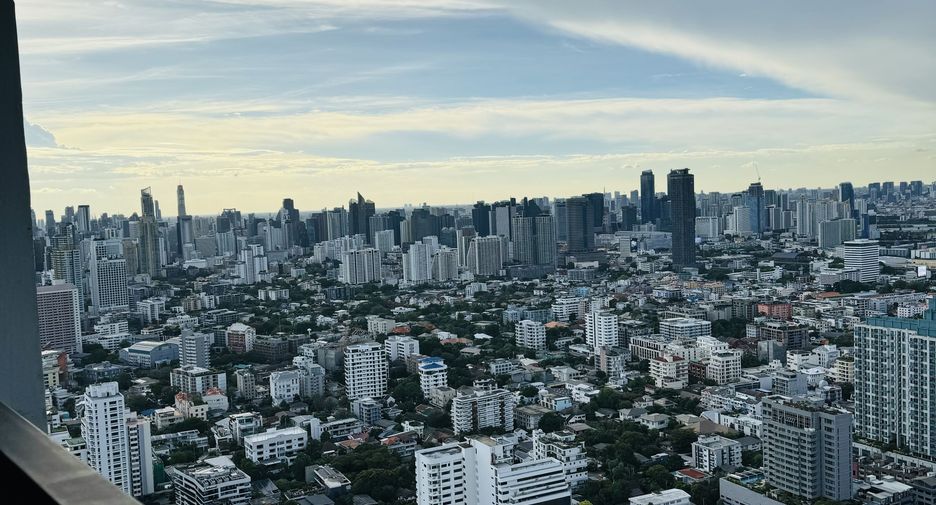 For sale and for rent 1 bed condo in Watthana, Bangkok