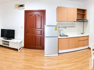 For sale 1 bed condo in Huai Khwang, Bangkok