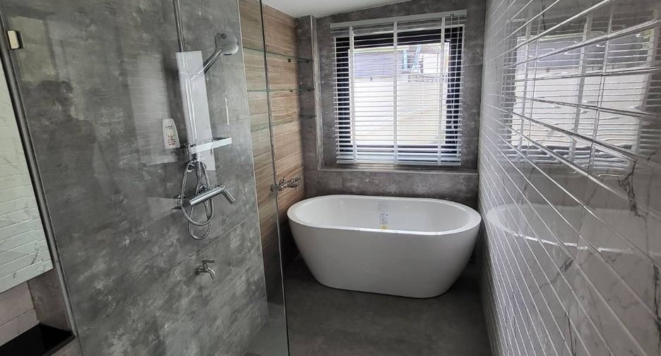 For sale 3 bedrooms house in Mueang Chiang Mai, Chiang Mai