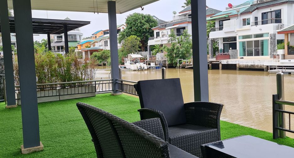 Haus zur Miete mit 4 Zimmer in Sattahip, Chonburi