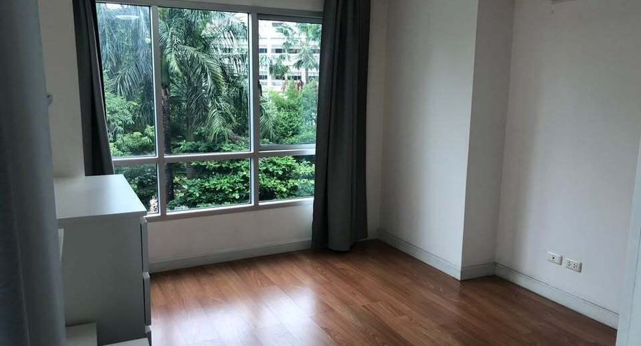 For sale 1 bed condo in Khlong Toei, Bangkok