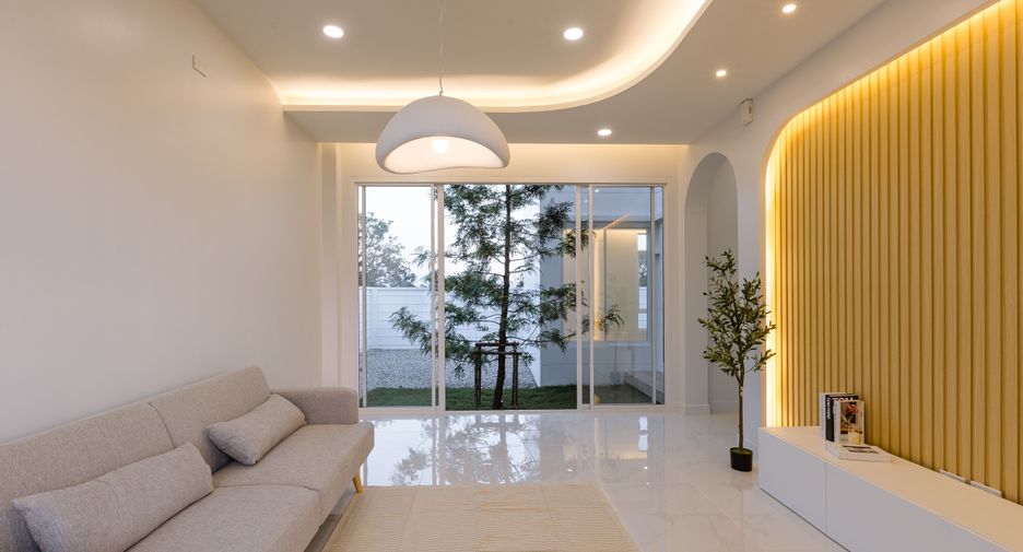 For sale 3 bedrooms house in Saraphi, Chiang Mai