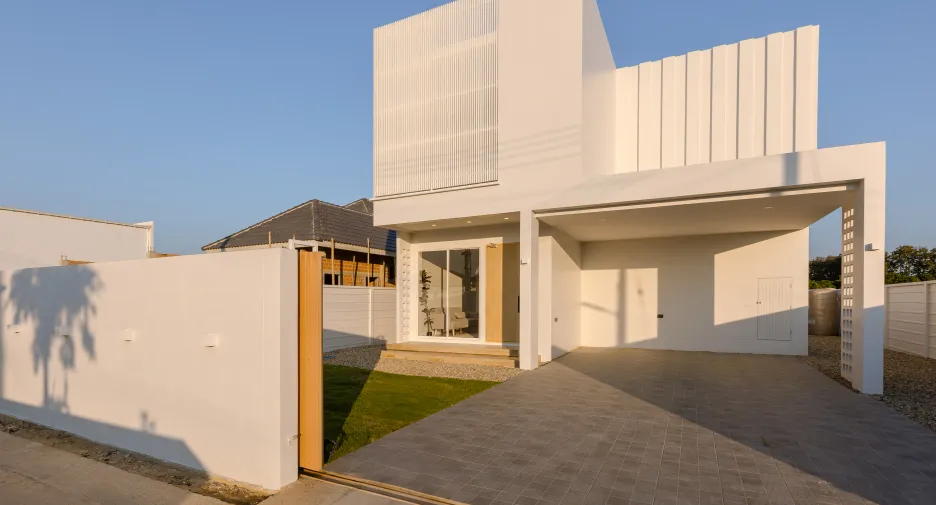 For sale 3 bedrooms house in Saraphi, Chiang Mai