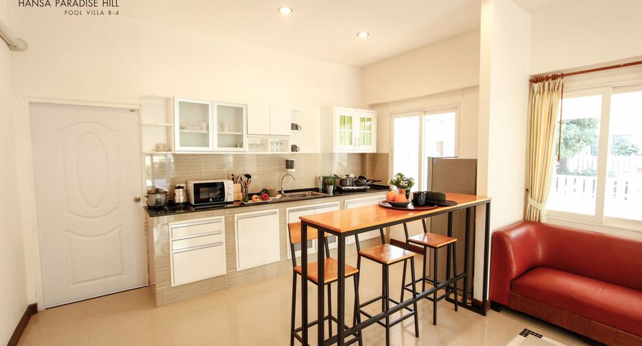 Casa en alquiler de 3 habitaciones en Bang Lamung, Chonburi