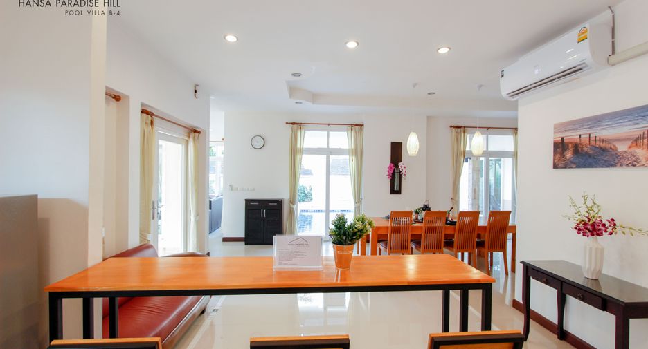 Casa en alquiler de 3 habitaciones en Bang Lamung, Chonburi