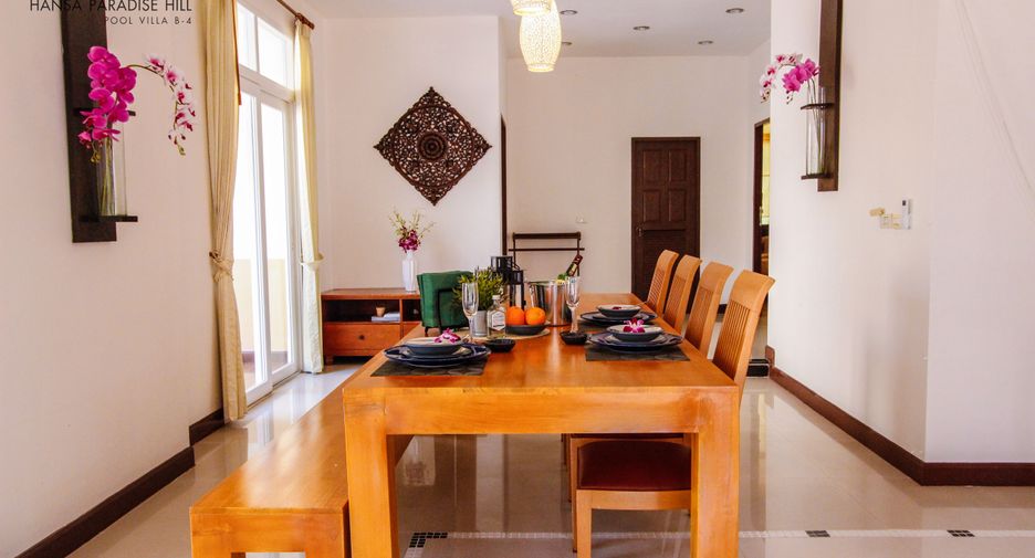 Casa en alquiler de 3 habitaciones en Bang Lamung, Chonburi