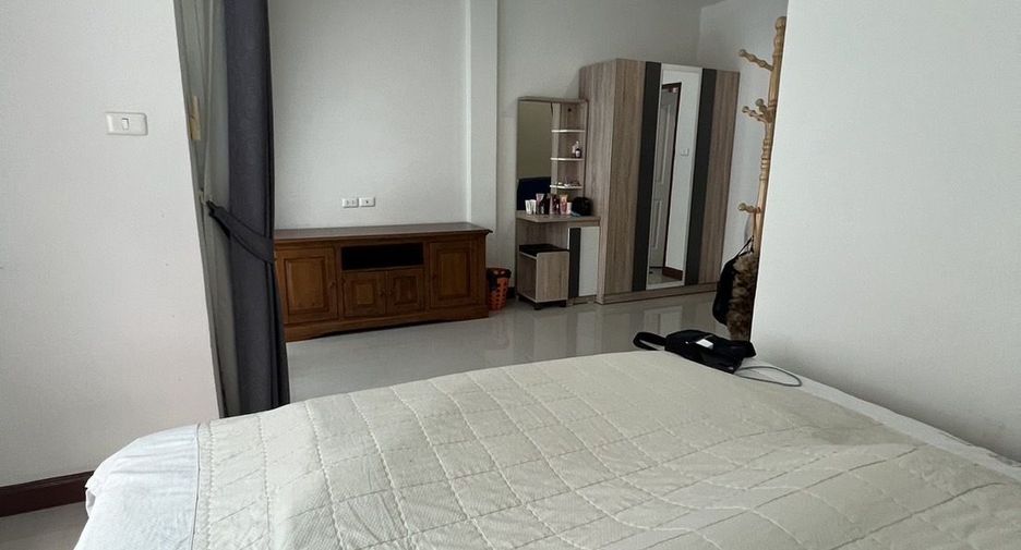 For rent 2 bedrooms townhouse in Bang Lamung, Chonburi