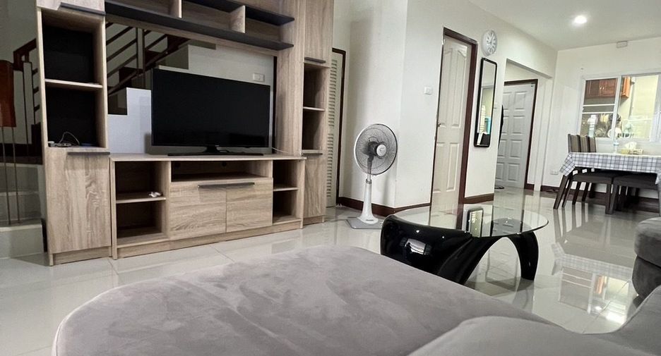 For rent 2 bedrooms townhouse in Bang Lamung, Chonburi