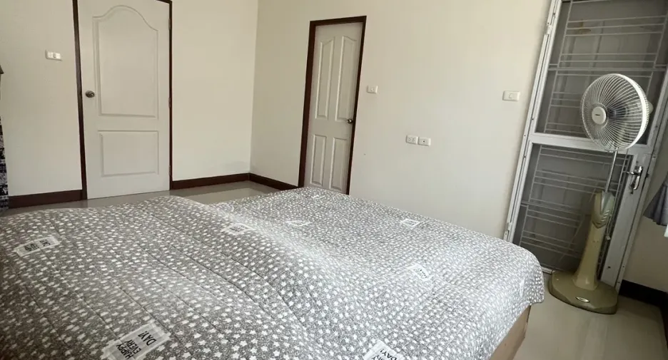 For rent 2 bedrooms townhouse in Bang Lamung, Chonburi