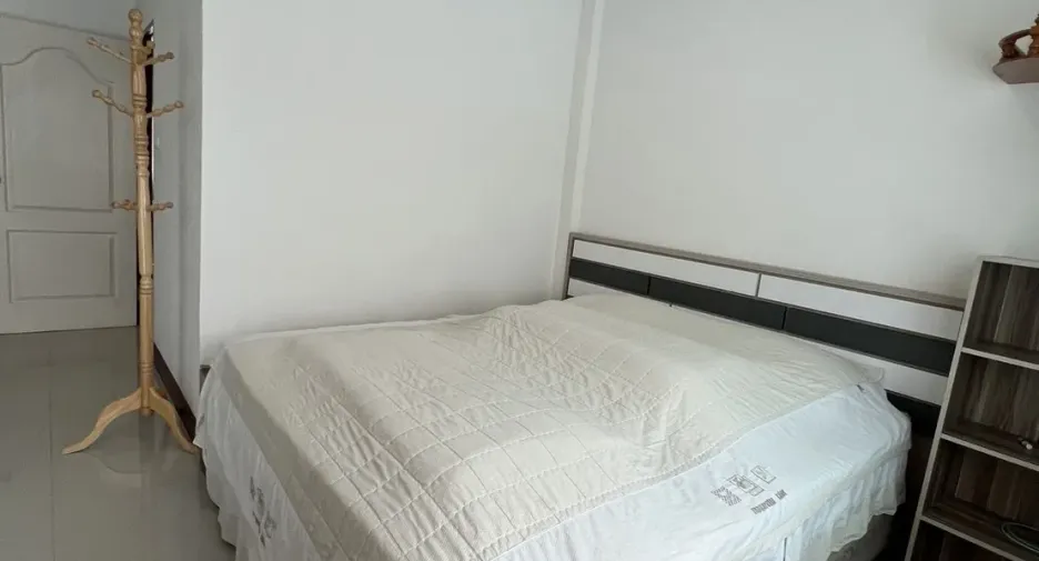 For rent 2 bedrooms townhouse in Bang Lamung, Chonburi