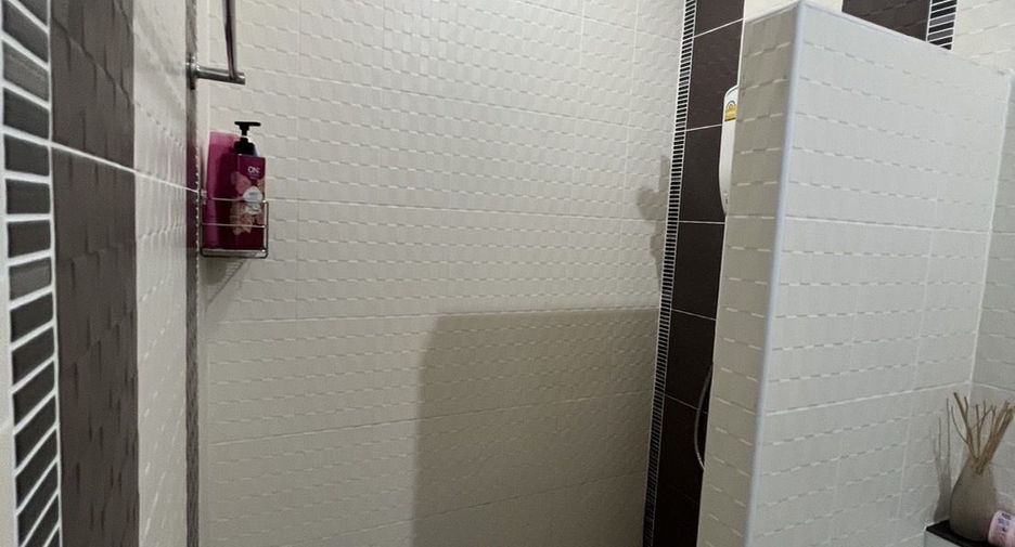 For rent 2 bedrooms townhouse in Bang Lamung, Chonburi
