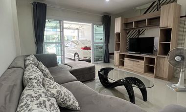 Reihenhaus zur Miete mit 2 Zimmer in Bang Lamung, Chonburi