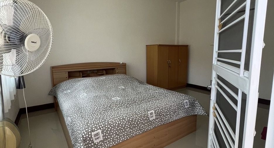 For rent 2 bedrooms townhouse in Bang Lamung, Chonburi
