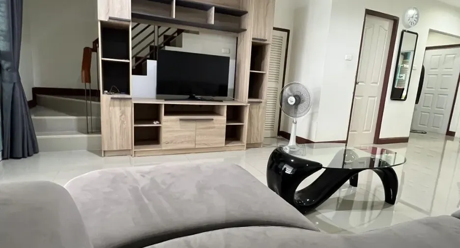 For rent 2 bedrooms townhouse in Bang Lamung, Chonburi
