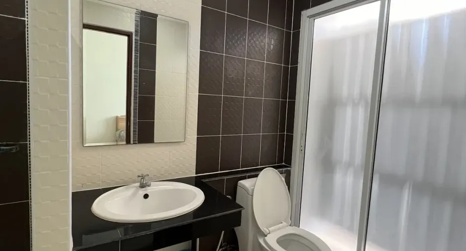 For rent 2 bedrooms townhouse in Bang Lamung, Chonburi