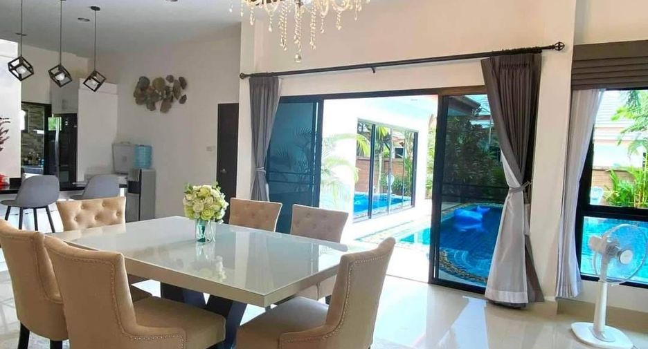 À louer 3 chambres villa à Bang Lamung, Chonburi