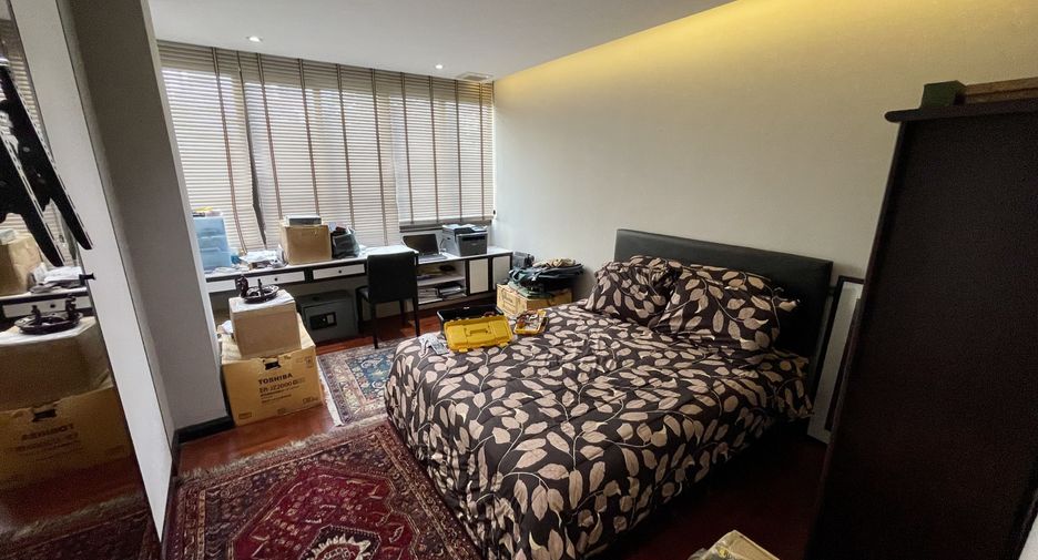 For sale 2 ベッドルーム condo in Khlong Toei, Bangkok