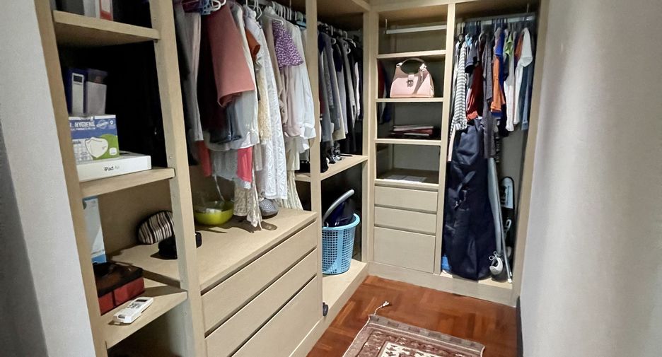 For sale 2 ベッドルーム condo in Khlong Toei, Bangkok