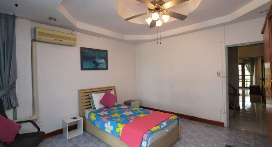 For sale 3 bedrooms townhouse in Mueang Chiang Mai, Chiang Mai