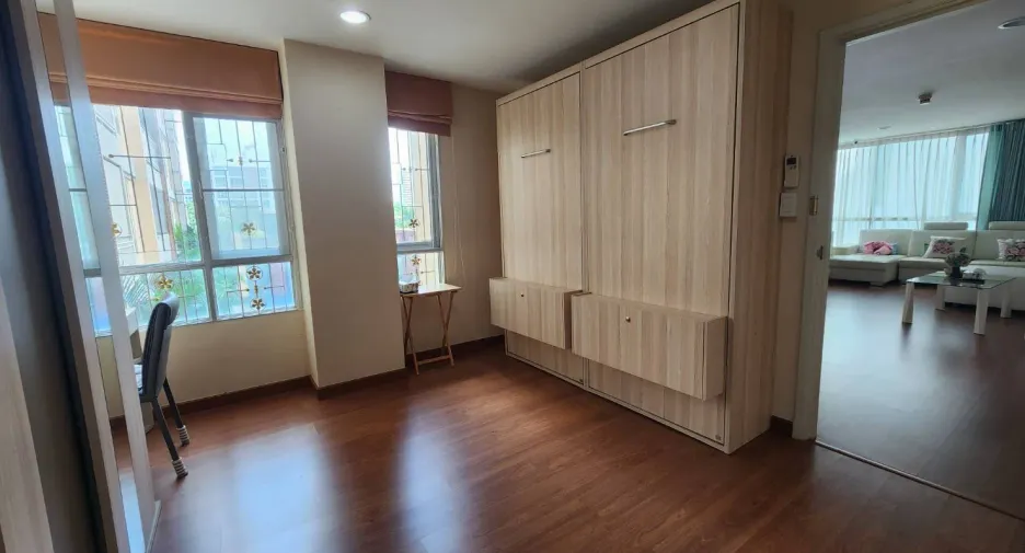 For sale 2 bedrooms condo in Phaya Thai, Bangkok