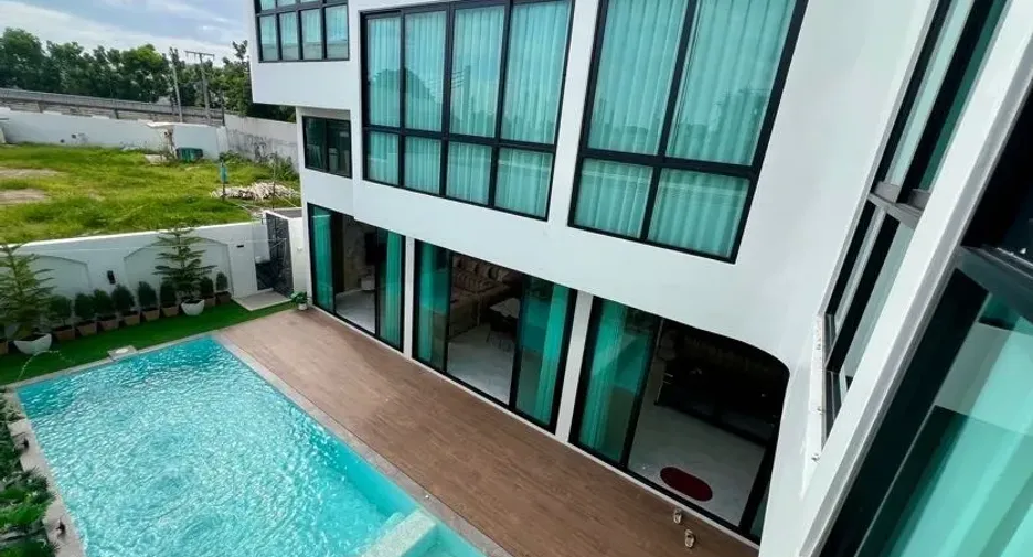 Villa en venta y en alquiler de 6 habitaciones en Mueang Chiang Mai, Chiang Mai