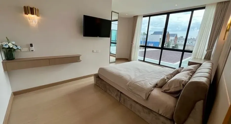 Villa en venta y en alquiler de 6 habitaciones en Mueang Chiang Mai, Chiang Mai
