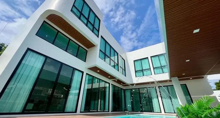 Villa en venta y en alquiler de 6 habitaciones en Mueang Chiang Mai, Chiang Mai