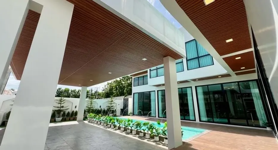 Villa en venta y en alquiler de 6 habitaciones en Mueang Chiang Mai, Chiang Mai