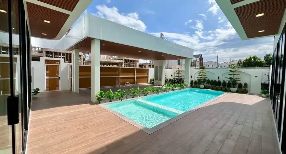 Villa en venta y en alquiler de 6 habitaciones en Mueang Chiang Mai, Chiang Mai