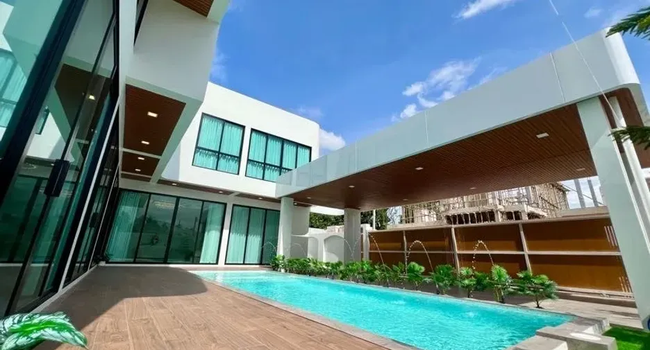 Villa en venta y en alquiler de 6 habitaciones en Mueang Chiang Mai, Chiang Mai