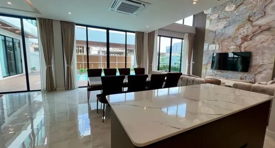 Villa en venta y en alquiler de 6 habitaciones en Mueang Chiang Mai, Chiang Mai