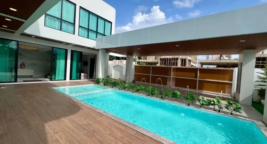 Villa en venta y en alquiler de 6 habitaciones en Mueang Chiang Mai, Chiang Mai