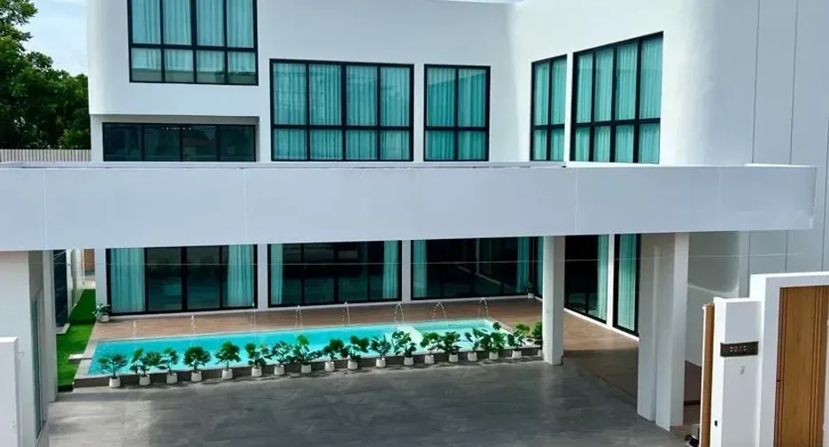 Villa en venta y en alquiler de 6 habitaciones en Mueang Chiang Mai, Chiang Mai