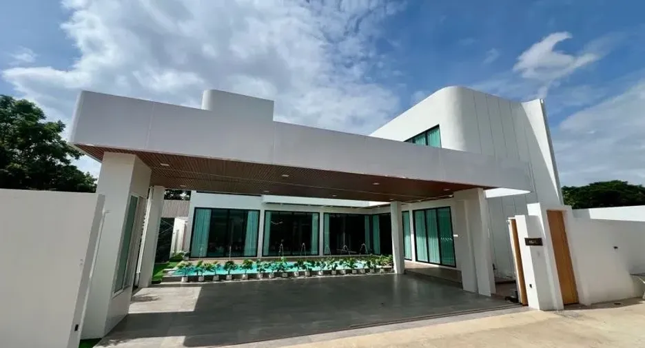 Villa en venta y en alquiler de 6 habitaciones en Mueang Chiang Mai, Chiang Mai