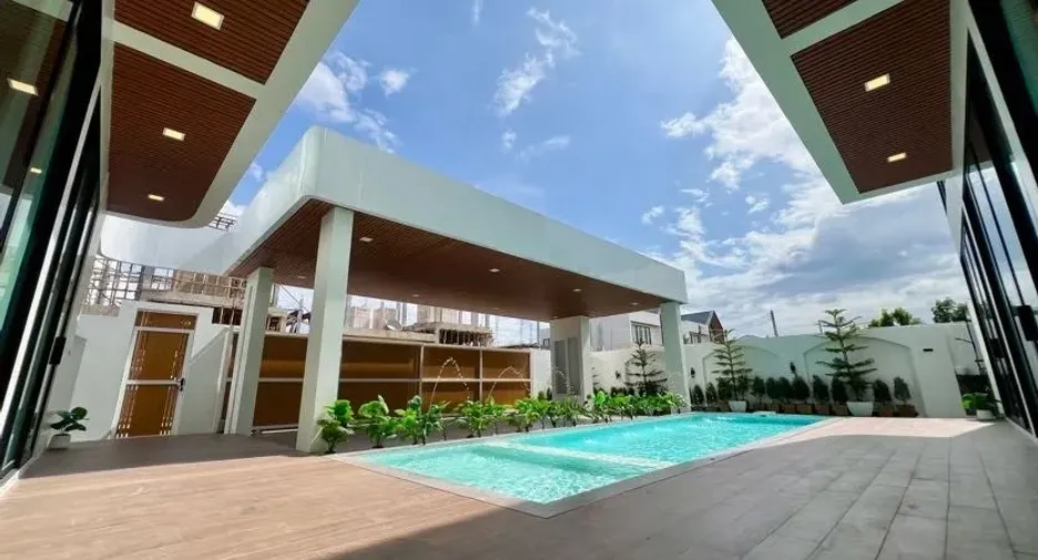 Villa en venta y en alquiler de 6 habitaciones en Mueang Chiang Mai, Chiang Mai