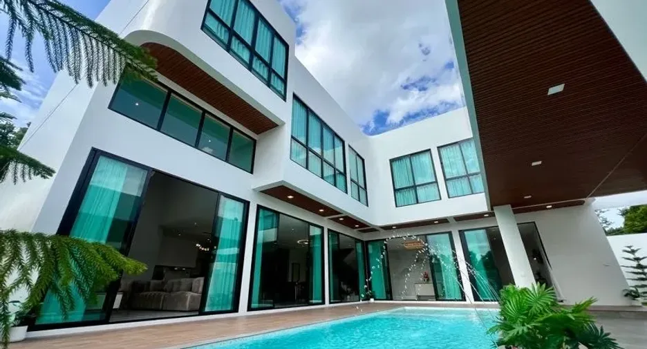 Villa en venta y en alquiler de 6 habitaciones en Mueang Chiang Mai, Chiang Mai
