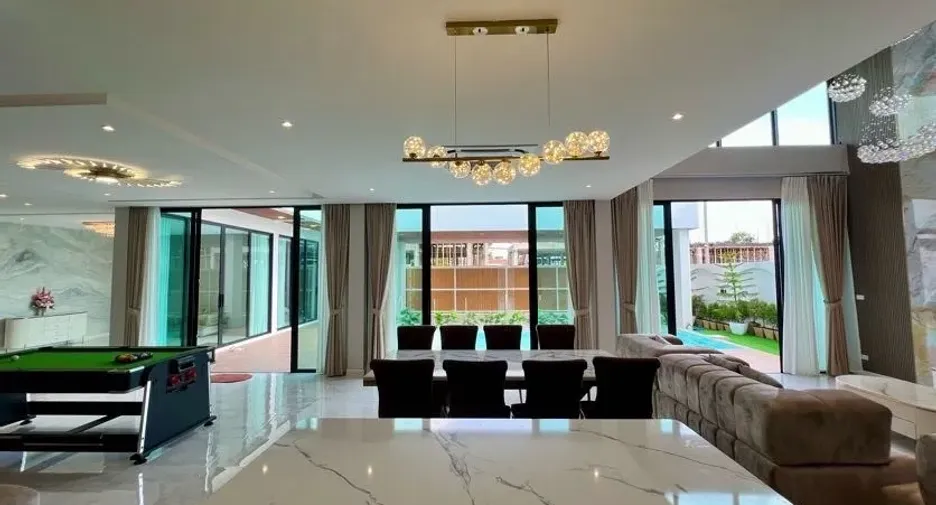 Villa en venta y en alquiler de 6 habitaciones en Mueang Chiang Mai, Chiang Mai