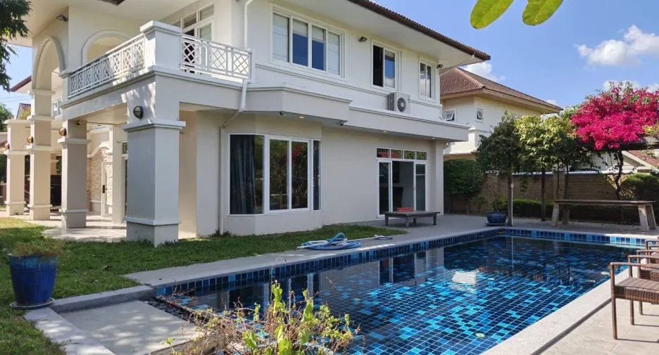 Villa en venta de 4 habitaciones en Hang Dong, Chiang Mai